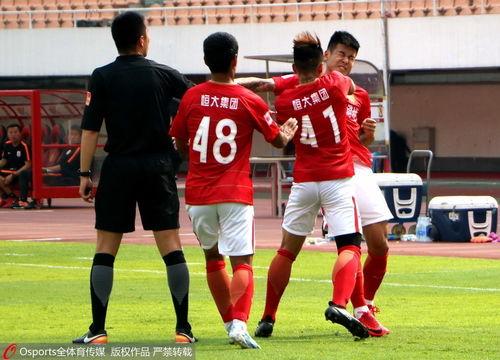 足球员保姆爆料视频大全,足球员生活幕后花絮大曝光 第3张 足球员保姆爆料视频大全,足球员生活幕后花絮大曝光 第3张